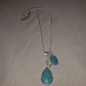 ***SOLD****Silver Kenneth cole necklace